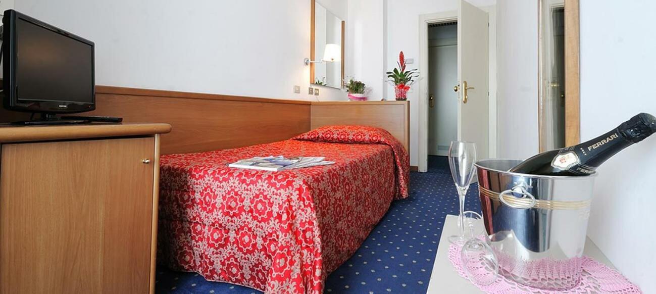 Single Room with Private Bathroom,1637622827:JPEG